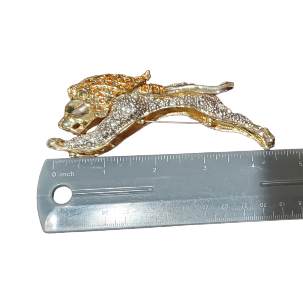 Vintage large lion Brooch Green Rhinestone Eyes - Picture 6 of 6